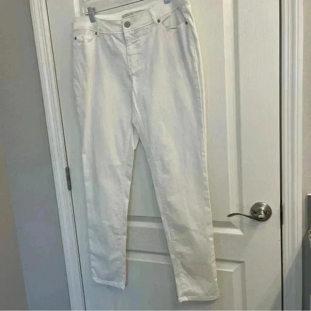 White Straight Leg Denim Jeans - Picture 3 of 12